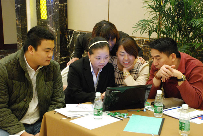 高瞻遠矚，移攬?zhí)煜? 2014年百度移動推廣峰會會議報道